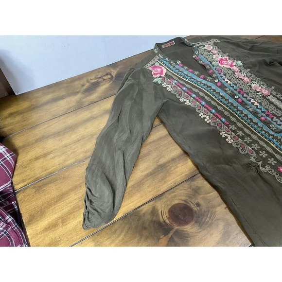 Johnny Was Joulette Olive Green Embroidered Tunic Size Small - Picture 2 of 12